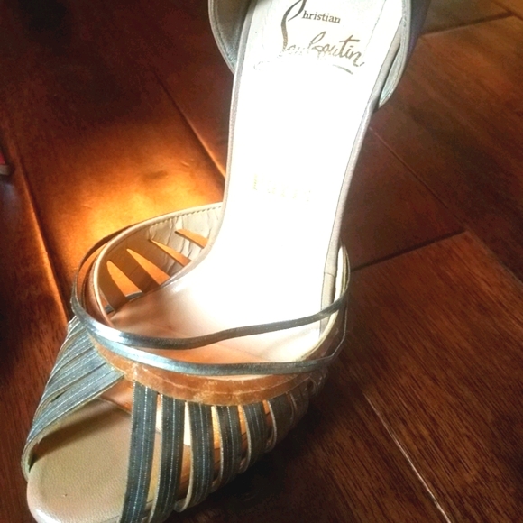 Christian Louboutin heels - Picture 4 of 12